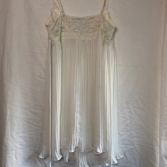 White and pink flower lingerie nightgown no tag - Picture 3 of 4